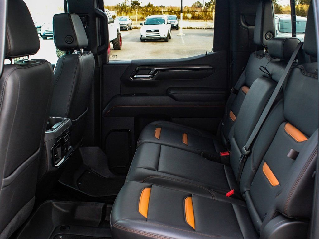 Used 2024 GMC Sierra 1500 AT4 w/ Technology Package image 33