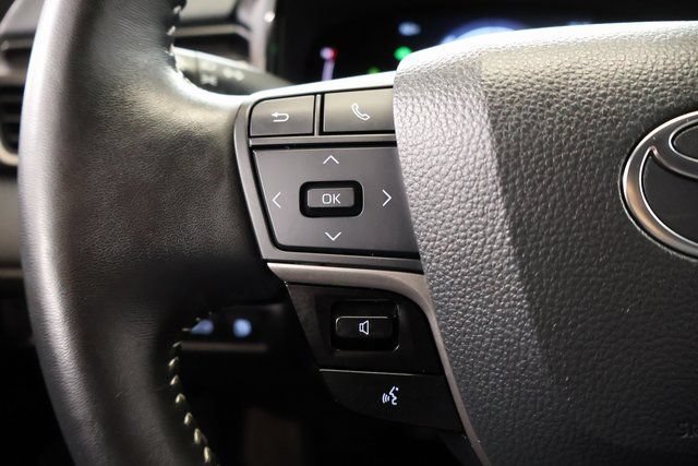 Used 2025 Toyota Camry SE FWD image 17
