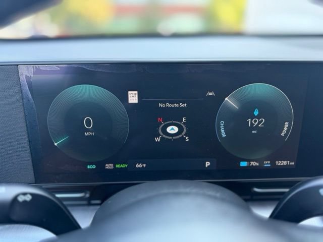 Used 2025 Hyundai Kona Limited FWD image 17