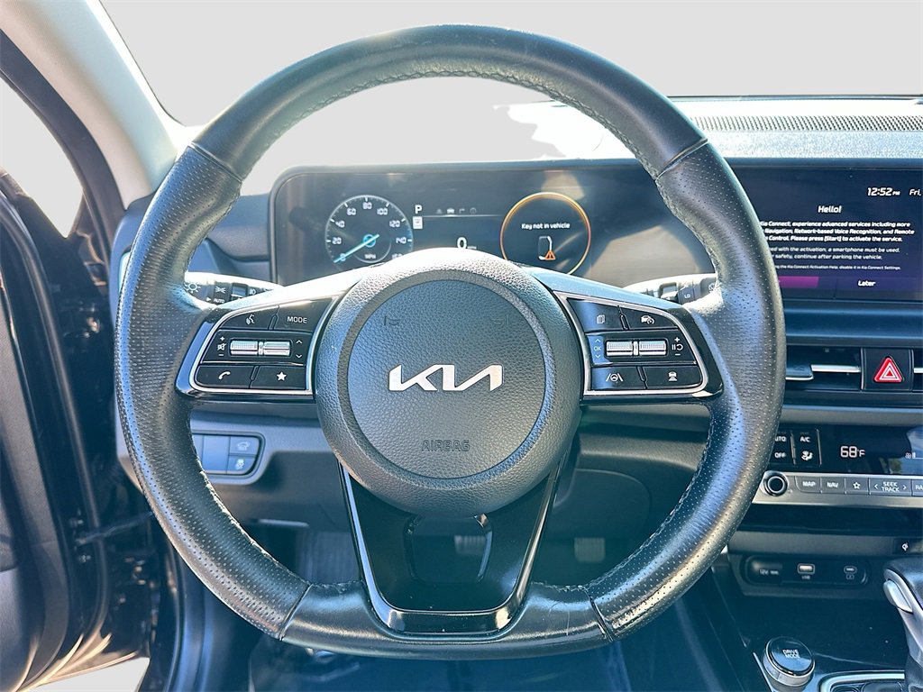 Certified 2025 Kia Seltos SX w/ SX Sunroof Package image 11