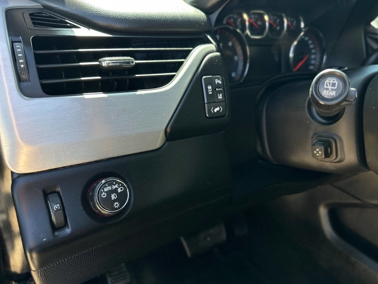 Used 2015 GMC Yukon XL SLT w/ Open Road Package image 21