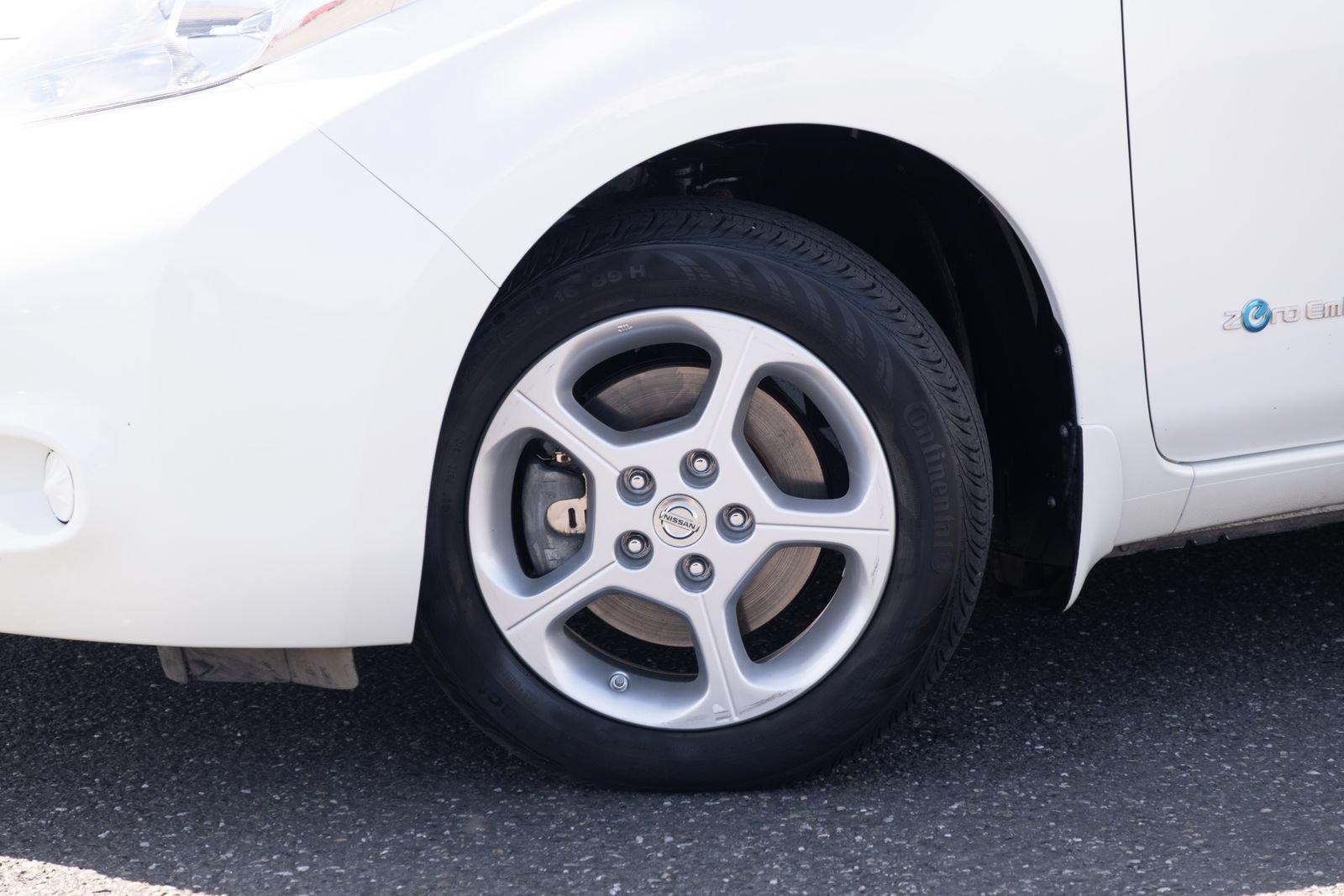 Used 2015 Nissan Leaf SV FWD image 20