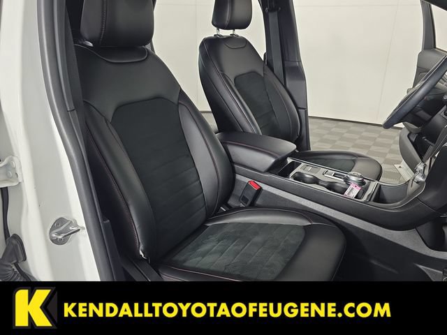 Used 2021 Ford Edge ST-Line w/ Cold Weather Package AWD/4WD image 19