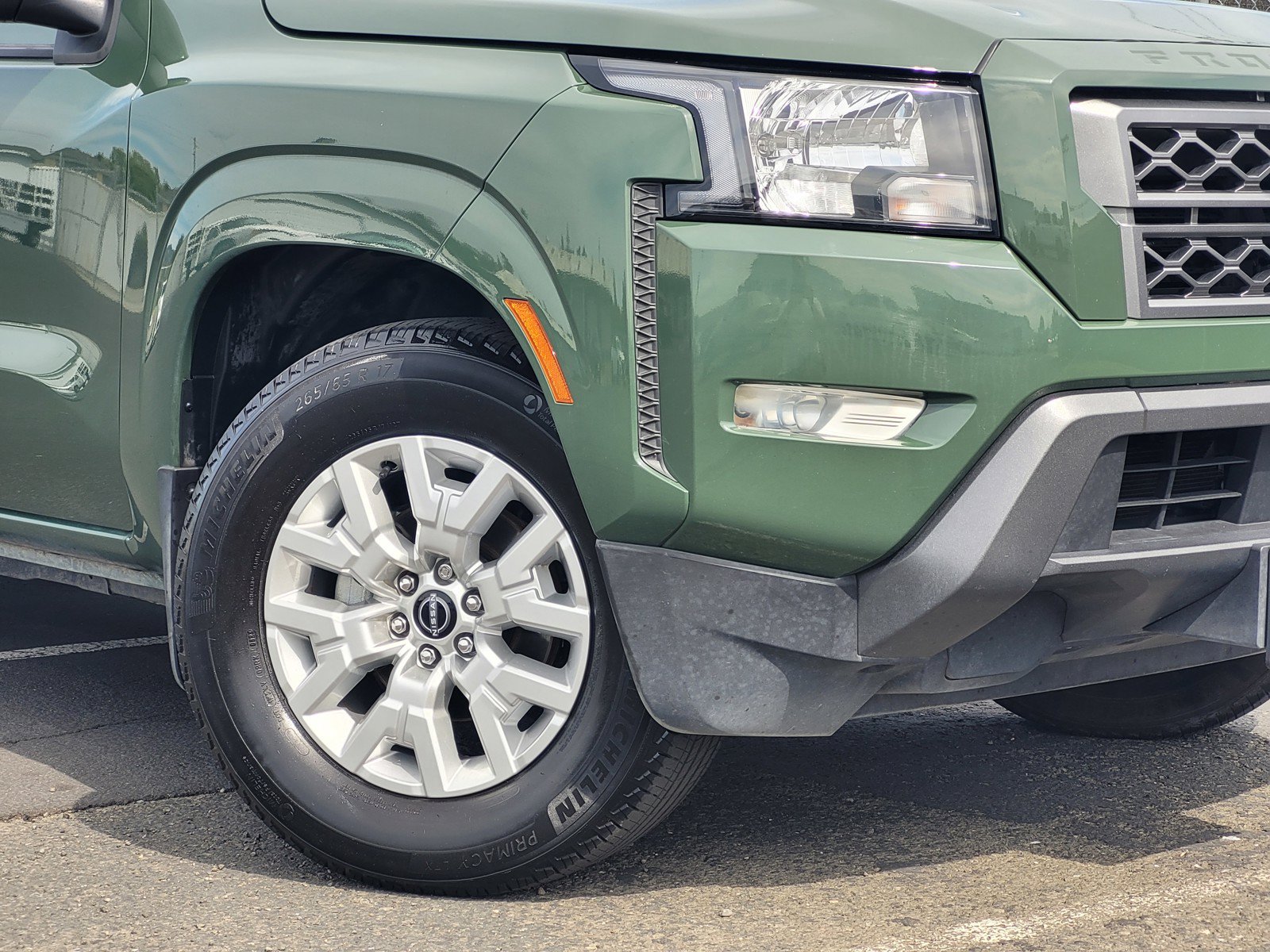 Certified 2023 Nissan Frontier SV w/ SV Convenience Package RWD image 3