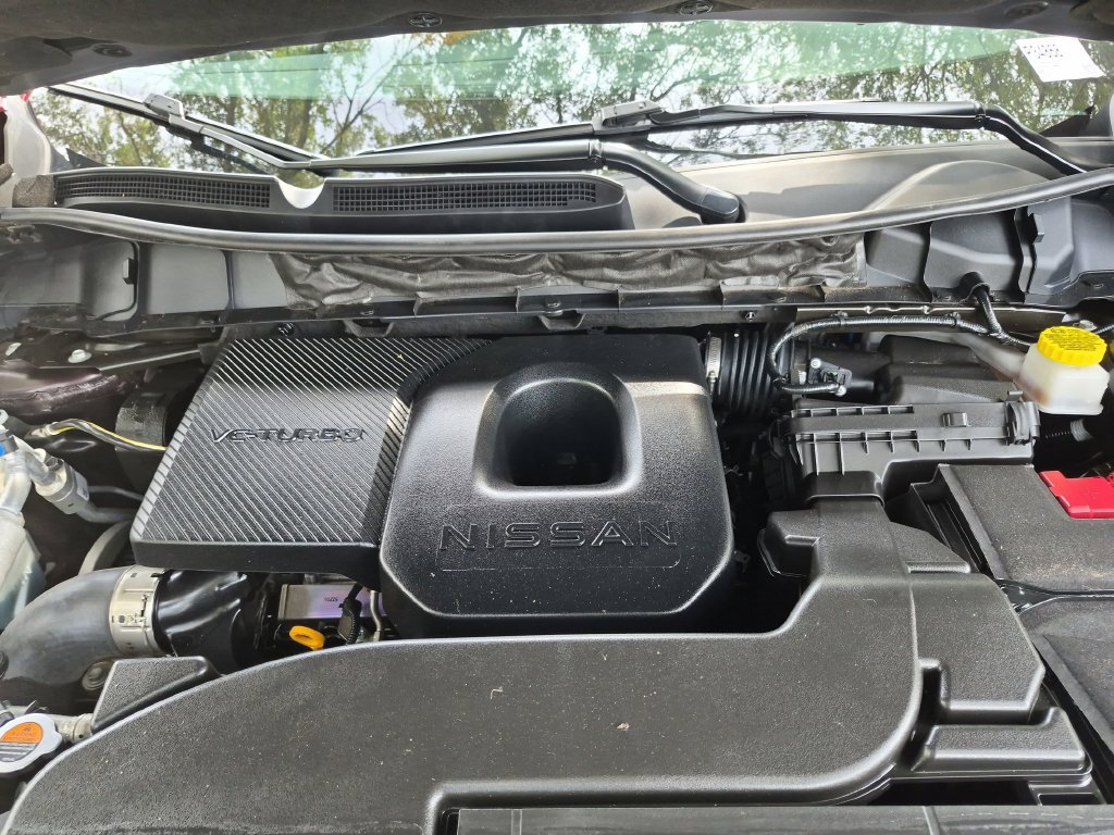 Used 2025 Nissan Murano SV FWD image 14
