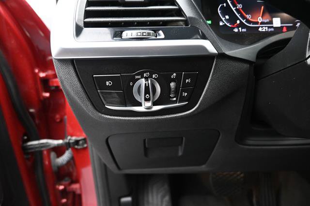Used 2020 BMW X4 xDrive30i w/ Premium Package AWD/4WD image 9