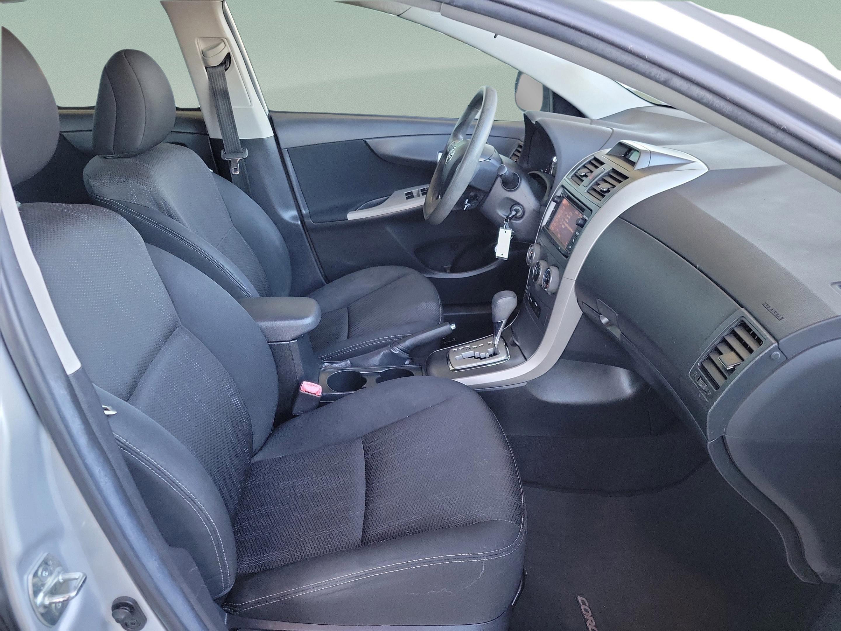 Used 2013 Toyota Corolla S image 9