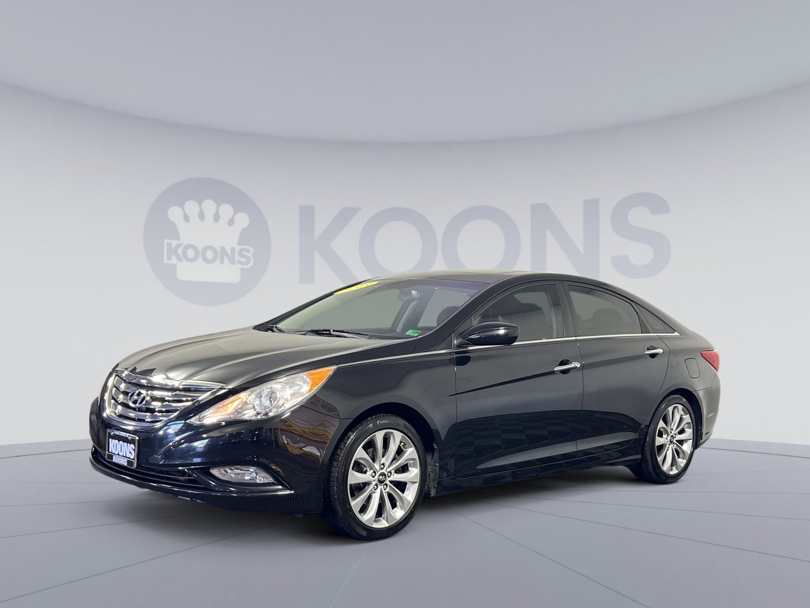 Used 2013 Hyundai Sonata SE w/ Navigation & Sunroof Pkg