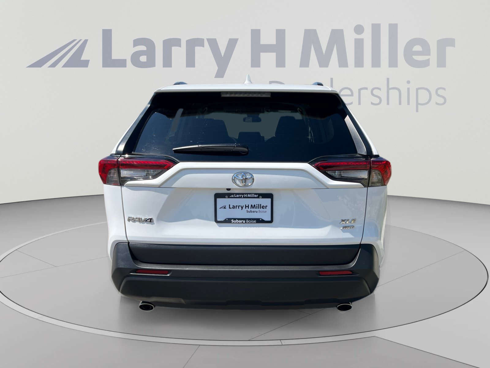 Used 2022 Toyota RAV4 XLE AWD/4WD image 4