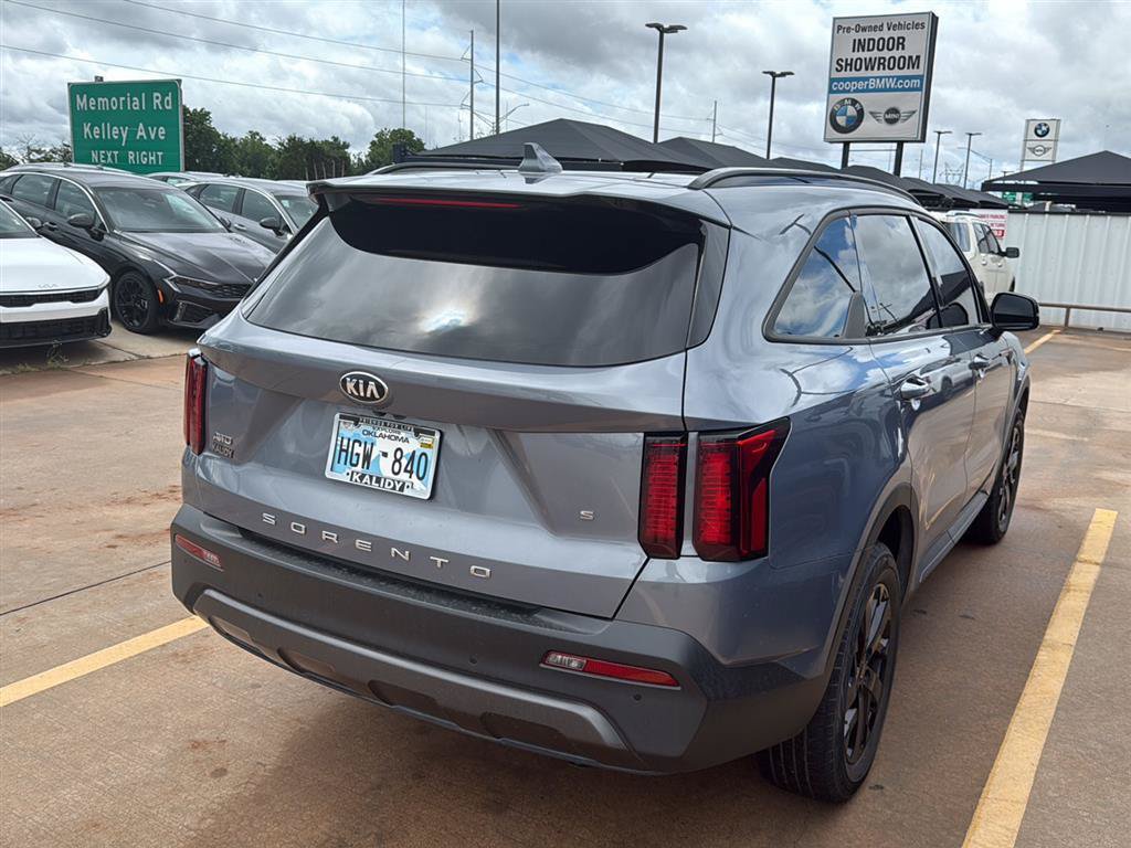 Used 2021 Kia Sorento S w/ Panoramic Sunroof Package AWD/4WD image 9