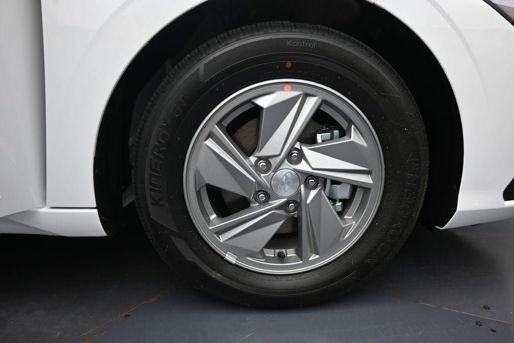 New 2026 Hyundai Elantra SE FWD image 31
