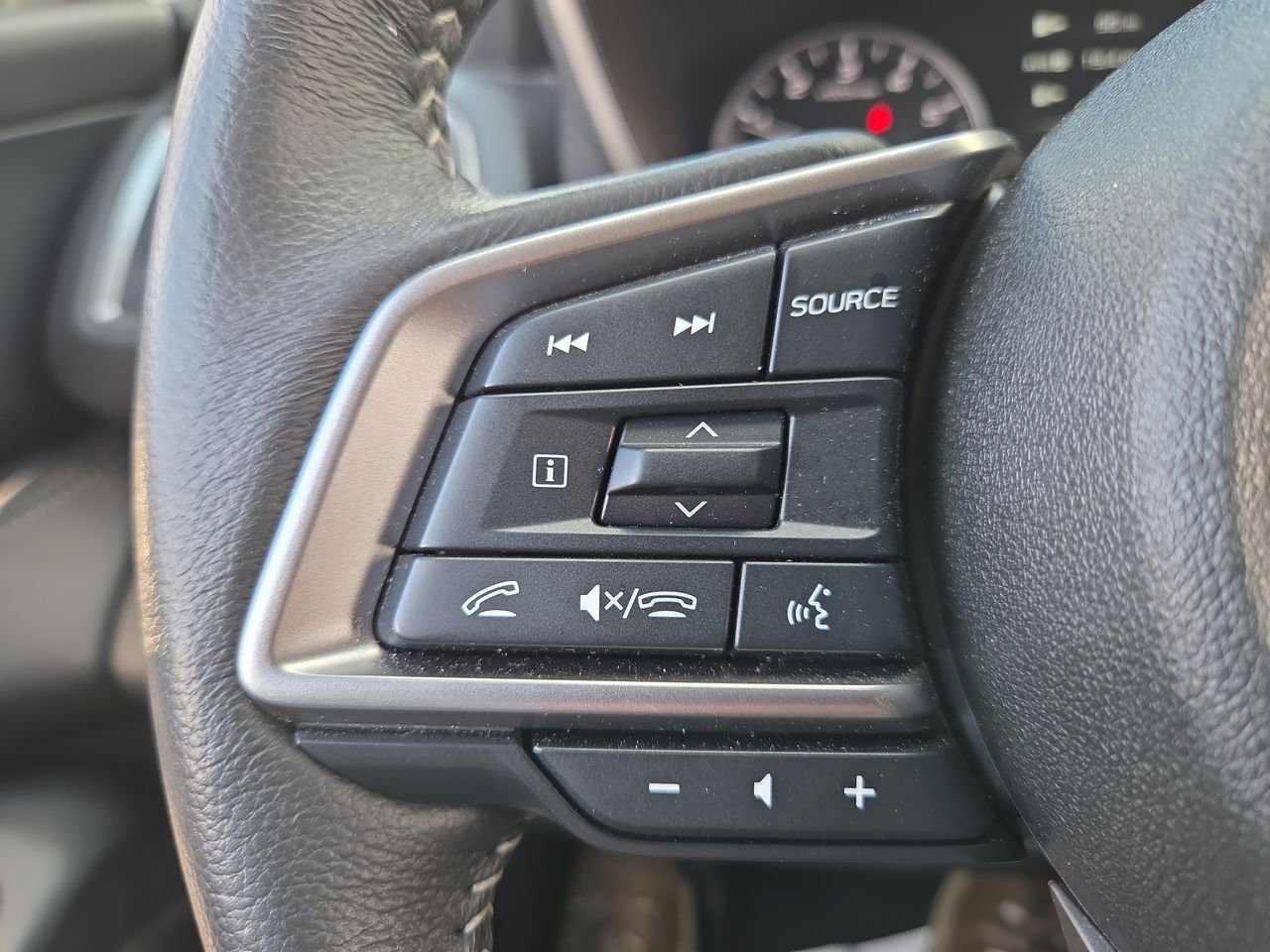 Certified 2025 Subaru Ascent Limited AWD/4WD image 35