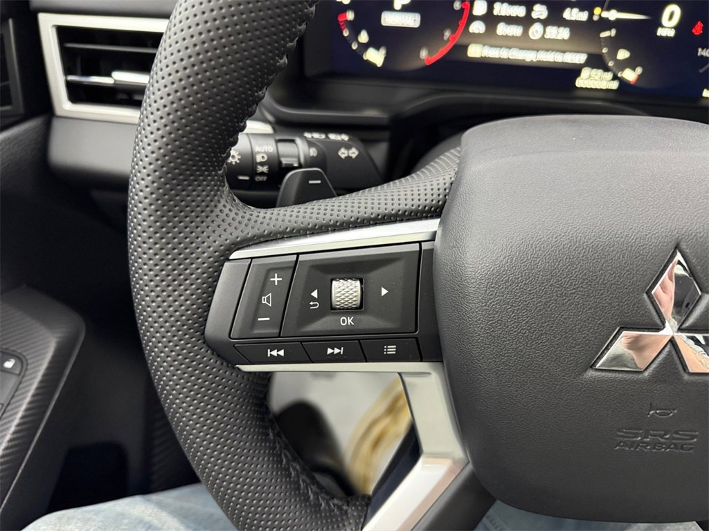 New 2026 Mitsubishi Outlander SEL image 34