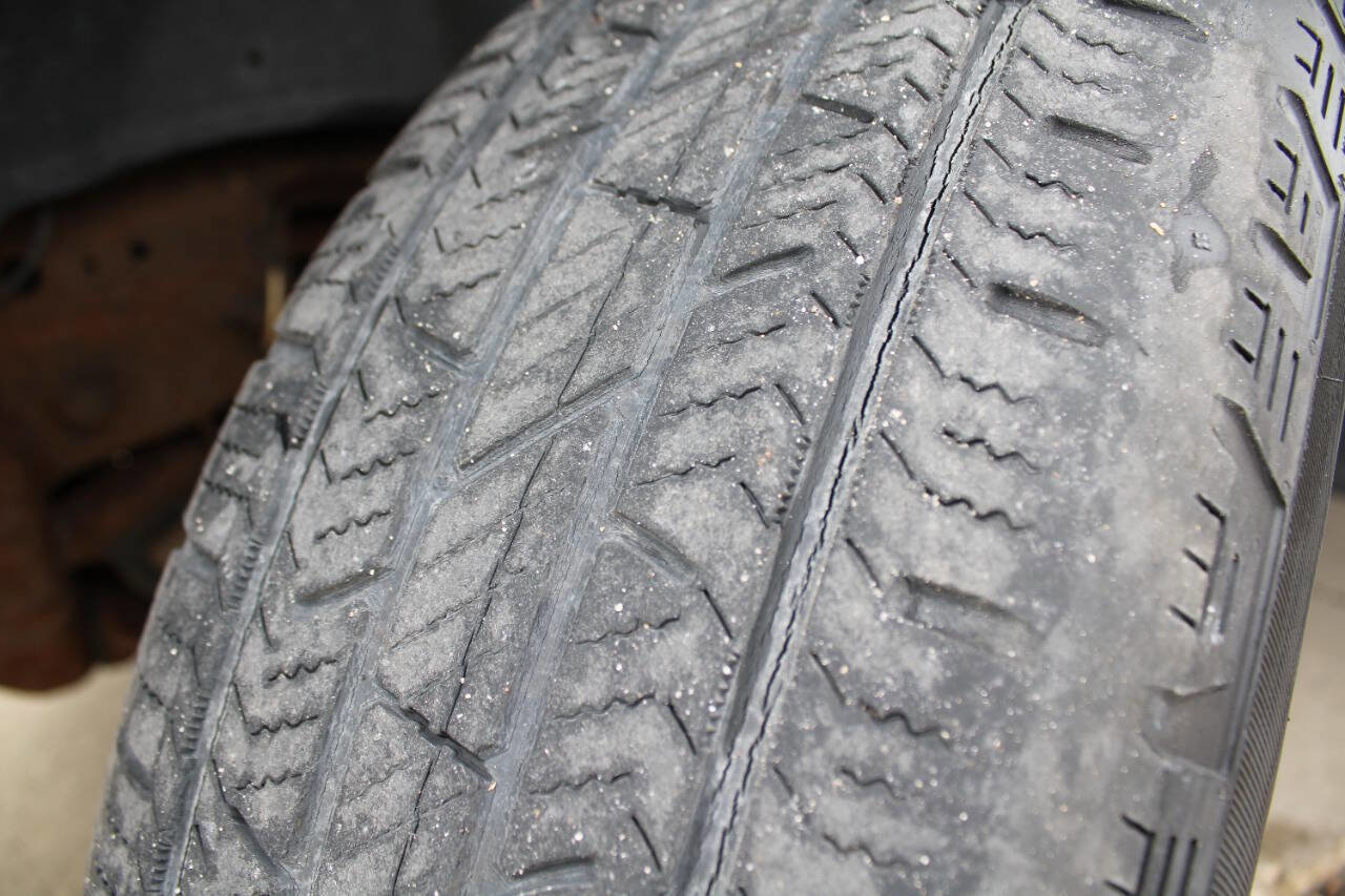 Used 2004 GMC Sierra 1500 W/T w/ Light Duty Power Package image 12