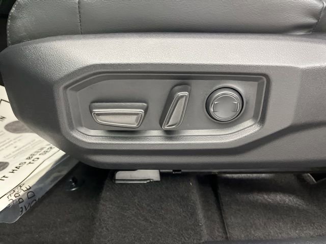 Used 2023 Toyota Tundra SR5 w/ SR5 Premium Package AWD/4WD image 31