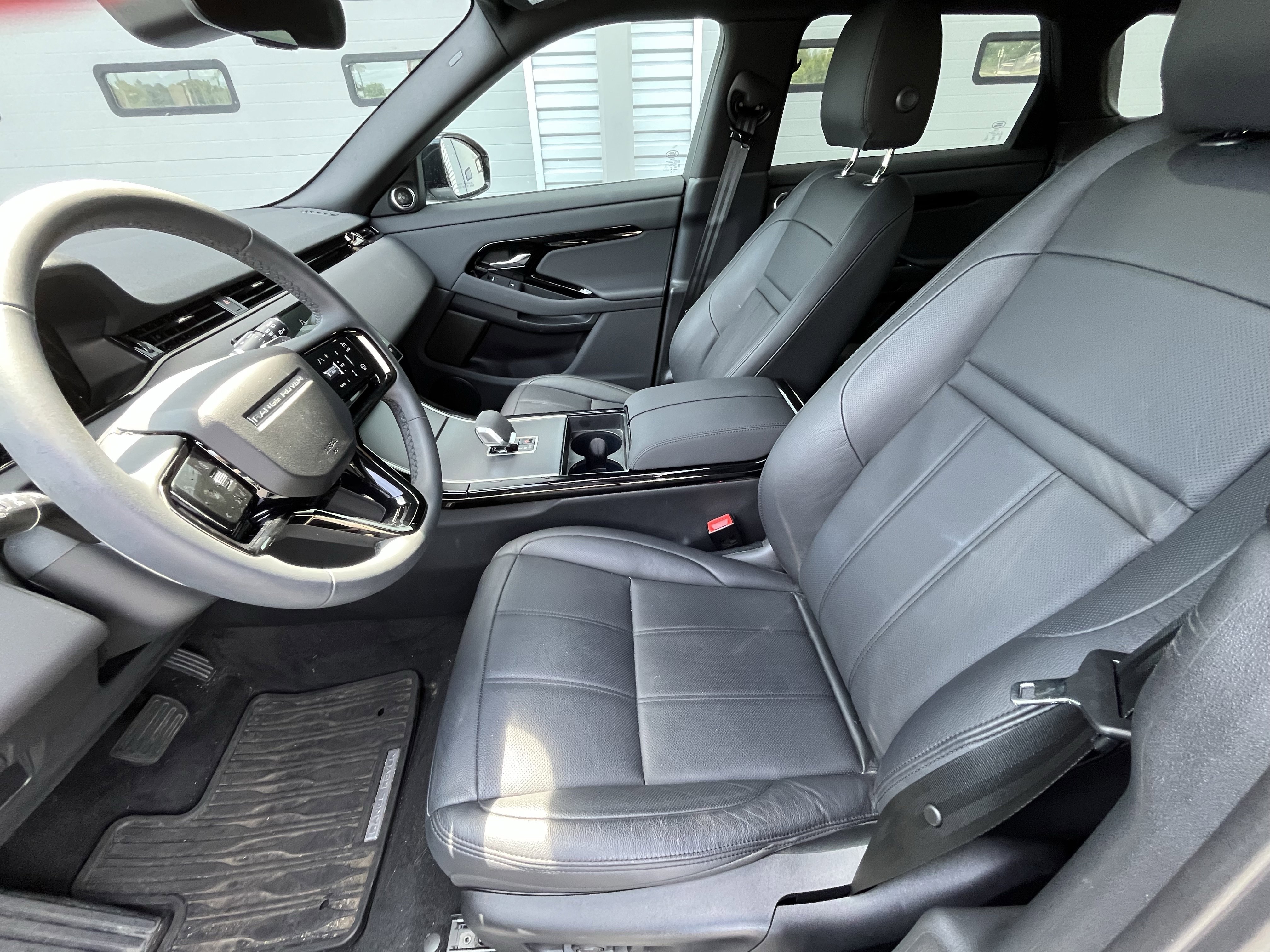 Used 2026 Land Rover Range Rover Evoque S AWD/4WD image 18