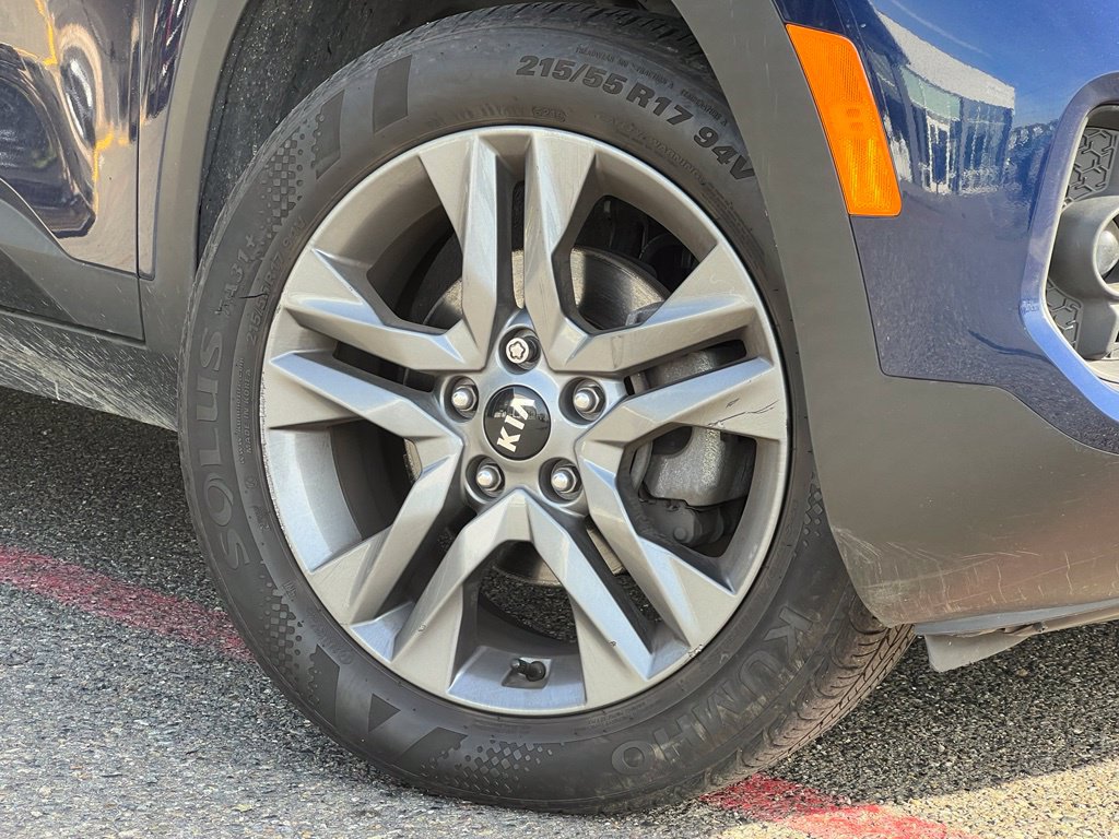 Certified 2021 Kia Seltos S FWD image 2