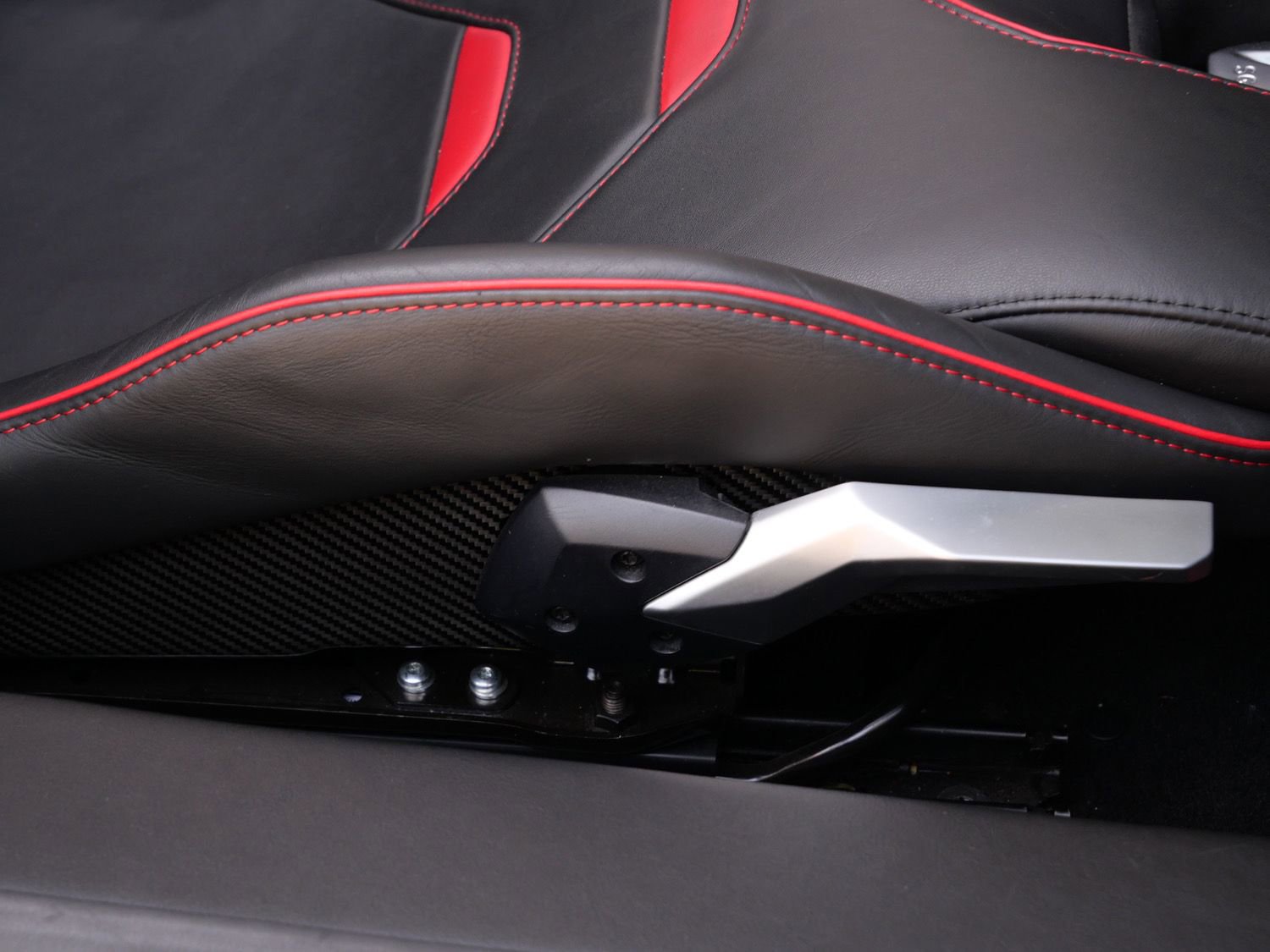 Used 2021 Lamborghini Huracan EVO RWD image 24