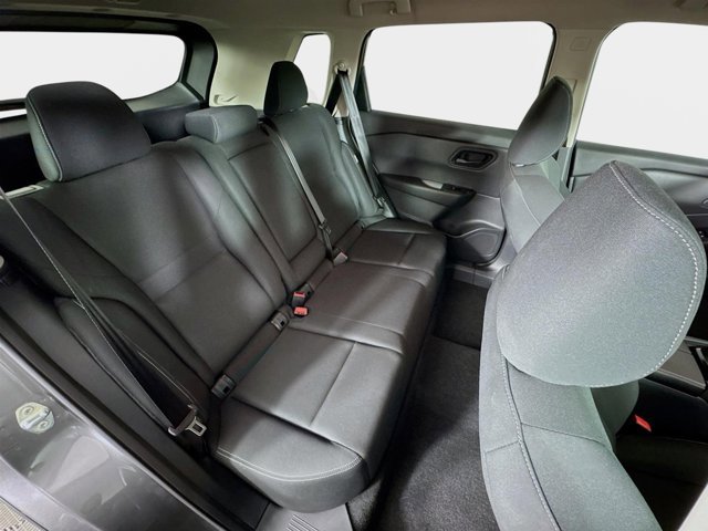 Certified 2025 Nissan Rogue S image 26