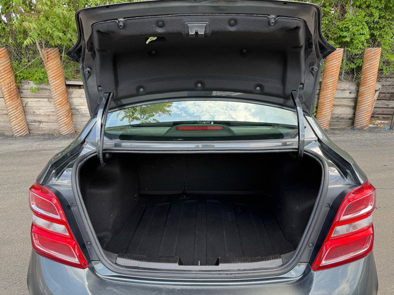 Used 2020 Chevrolet Sonic LT image 27