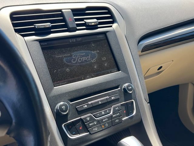 Used 2016 Ford Fusion SE w/ Equipment Group 202A FWD image 16