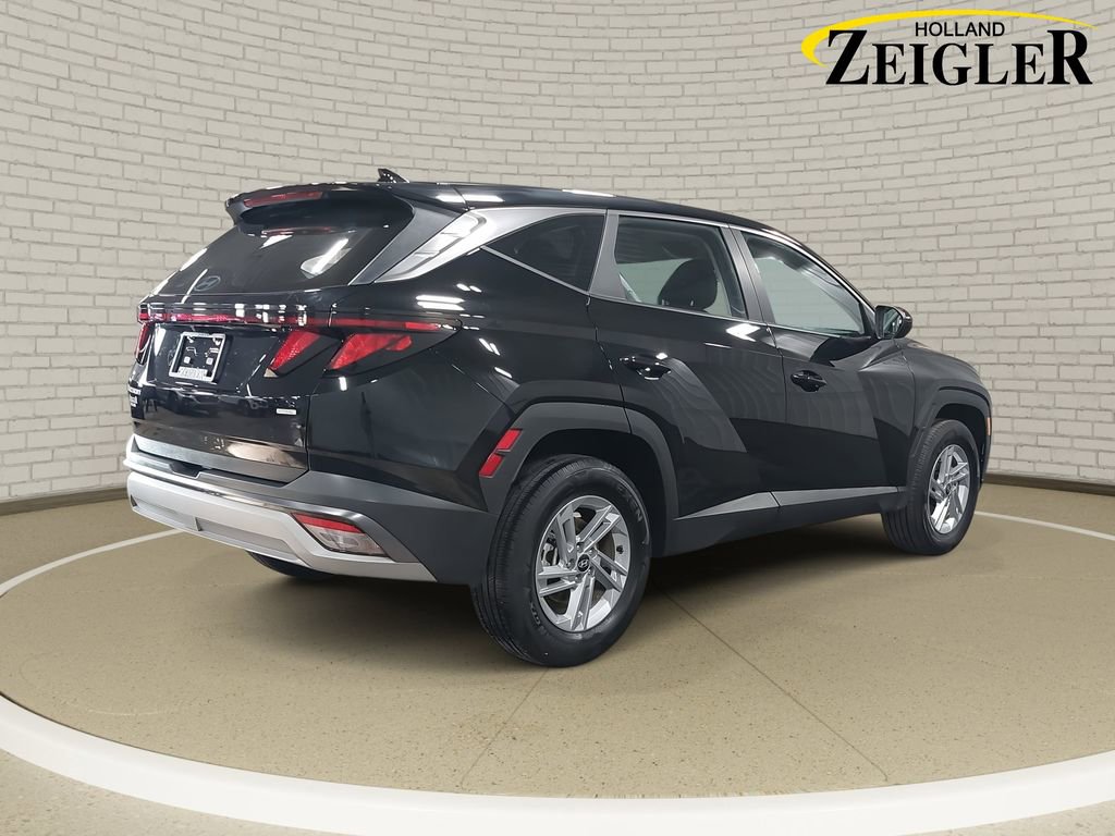 Certified 2025 Hyundai Tucson SE image 5