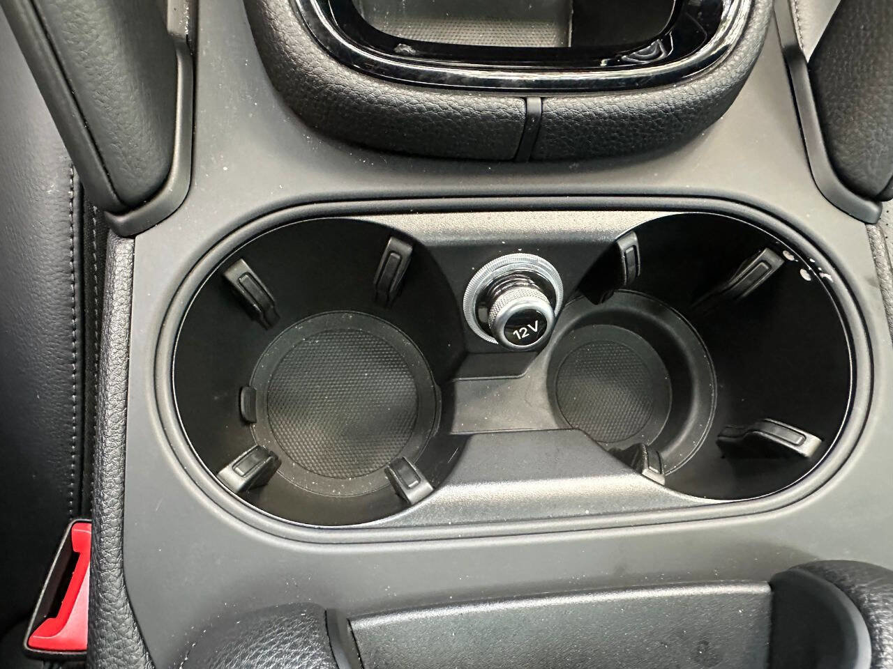 Used 2024 Porsche Cayenne image 23