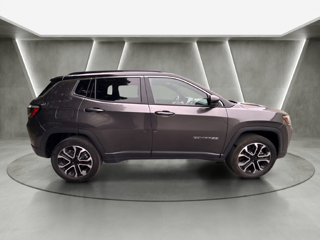 Used 2023 Jeep Compass Limited AWD/4WD image 2