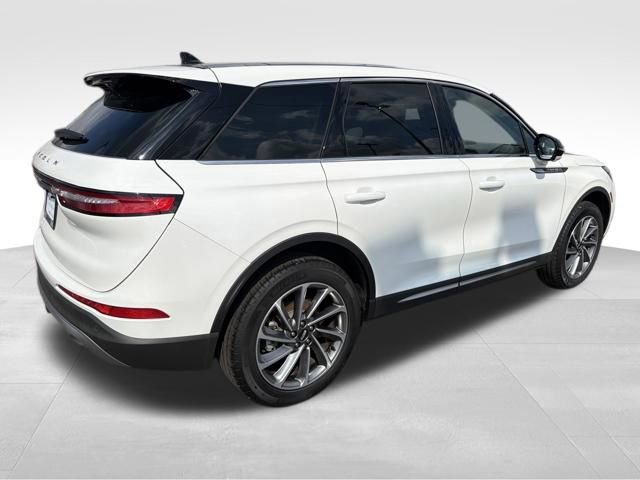 Used 2024 Lincoln Corsair AWD w/ Equipment Group 101A image 8