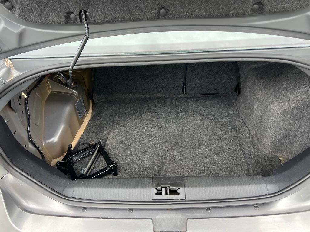 Used 2009 Ford Focus SEL FWD image 16