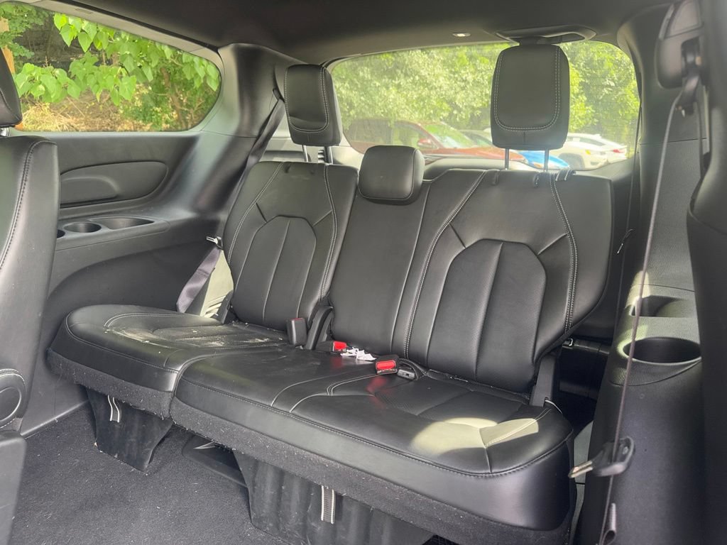 Used 2025 Chrysler Pacifica Select AWD/4WD image 23