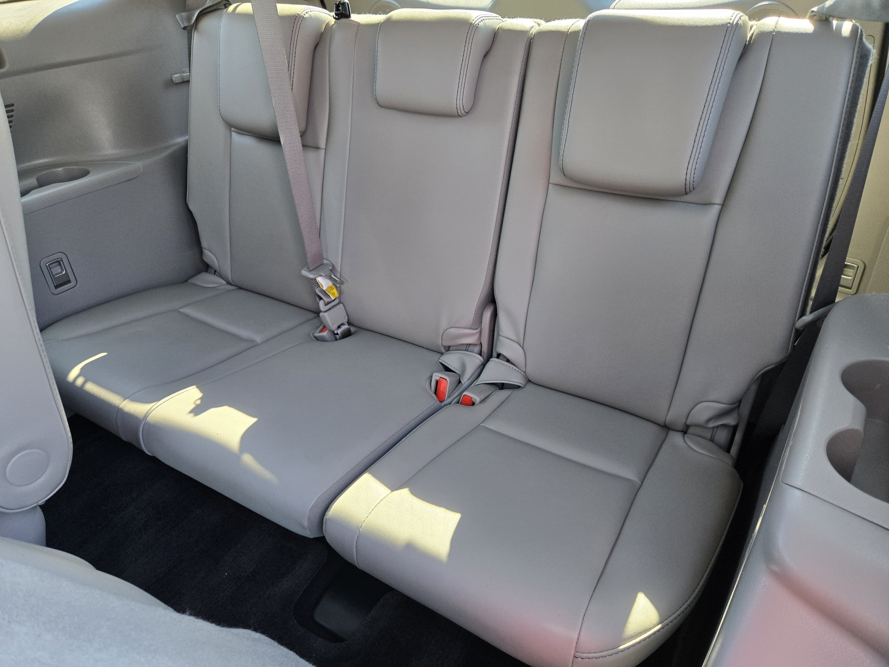 Used 2018 Toyota Highlander Limited FWD image 29