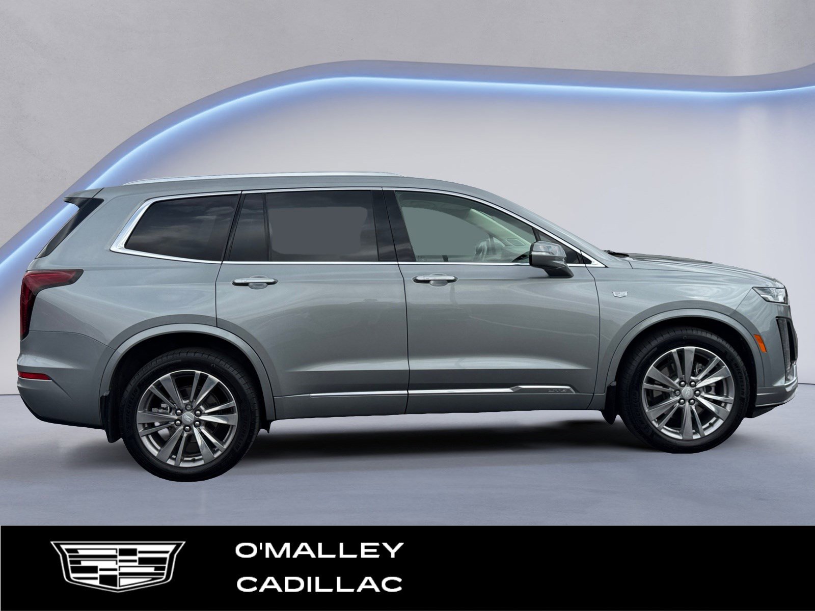 Certified 2023 Cadillac XT6 Premium Luxury w/ LPO, Floor Liner Package AWD/4WD image 6
