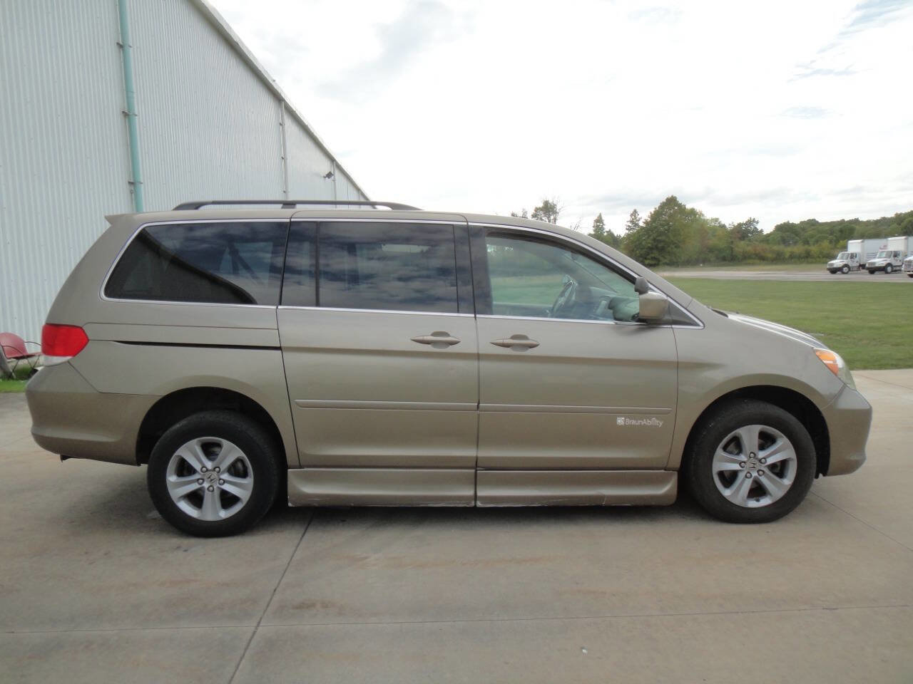 Used 2010 Honda Odyssey Touring image 27