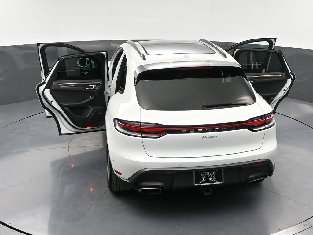 Certified 2022 Porsche Macan image 34