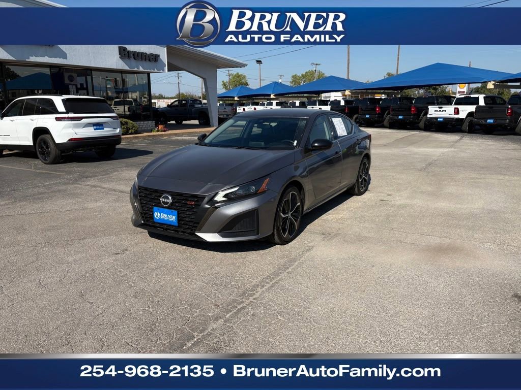 Used 2023 Nissan Altima 2.5 SR