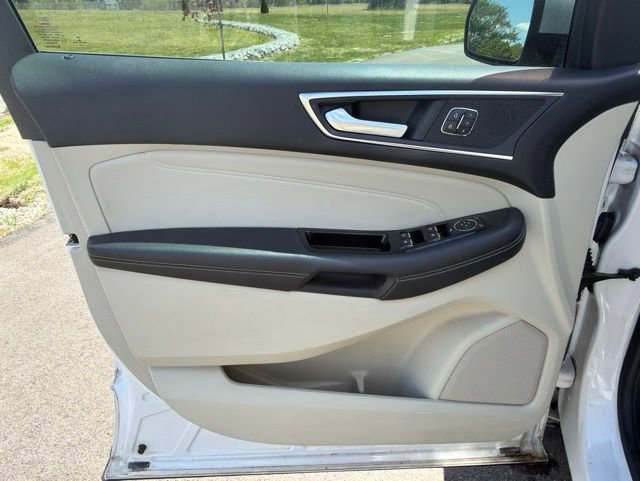 Used 2018 Ford Edge Titanium w/ Equipment Group 302A AWD/4WD image 24