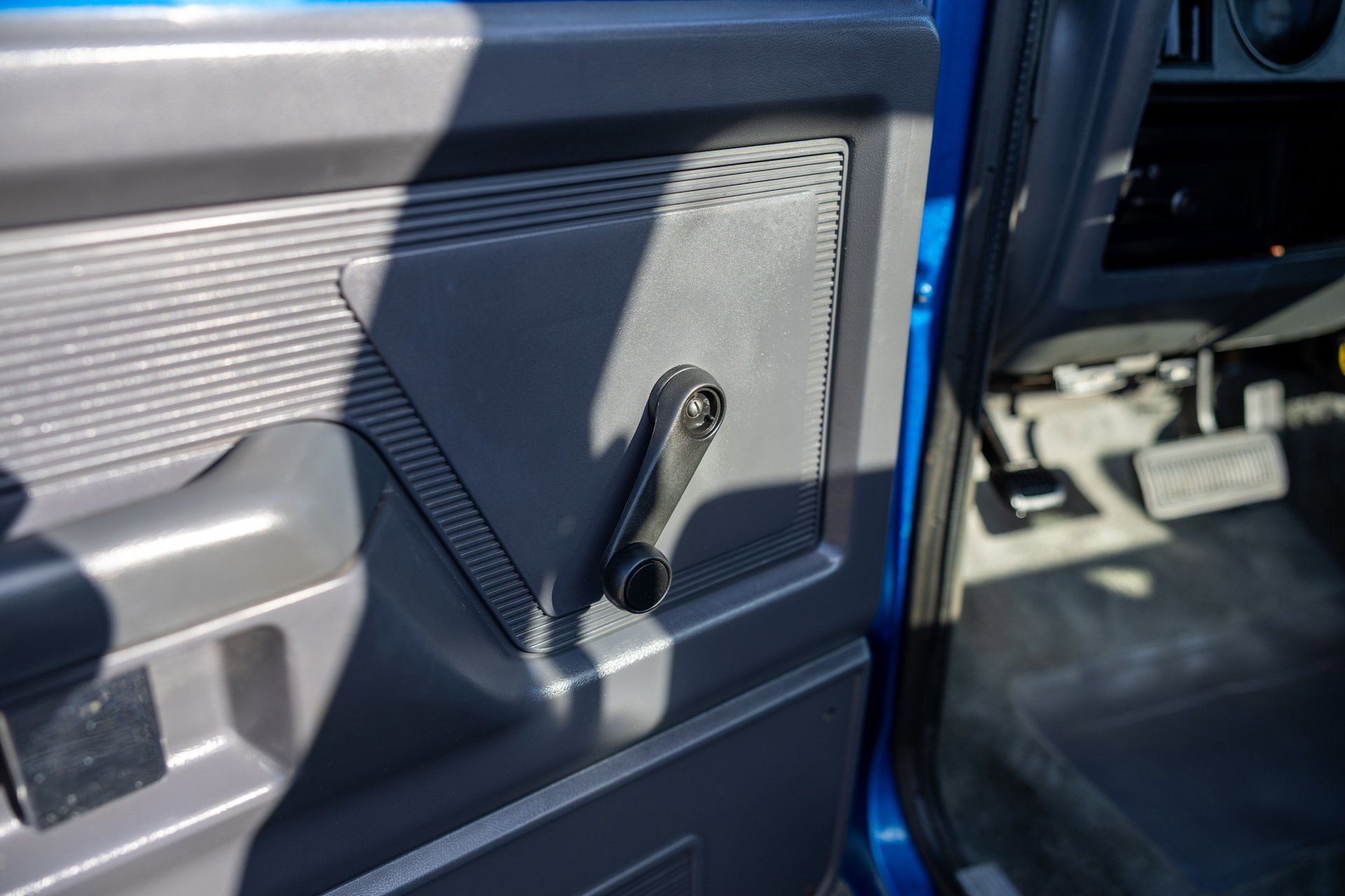 Used 1992 Dodge D/W Truck 250 image 30