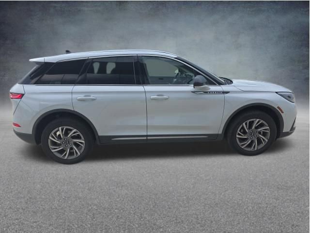 Used 2025 Lincoln Corsair FWD image 7