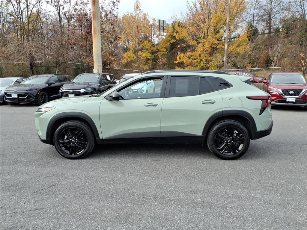 Used 2025 Chevrolet Trax ACTIV w/ Sunroof Package image 6