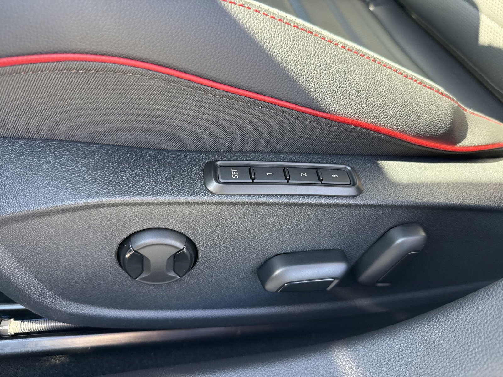 New 2026 Volkswagen GTI SE FWD image 14