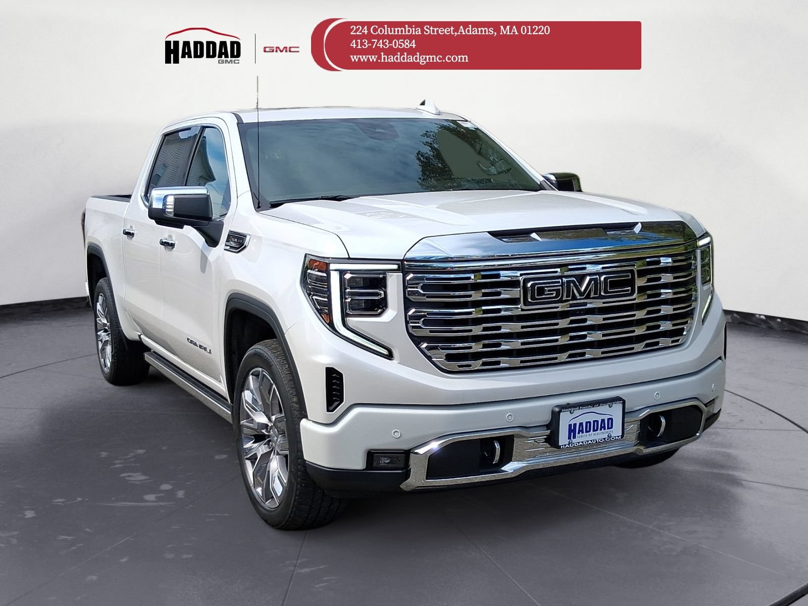 Used 2024 GMC Sierra 1500 Denali w/ Denali Reserve Package AWD/4WD image 3