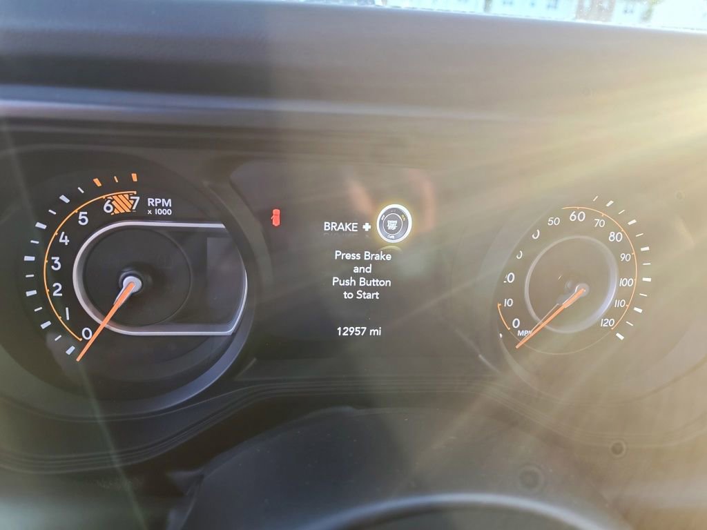 Used 2024 Jeep Wrangler Unlimited Rubicon AWD/4WD image 8