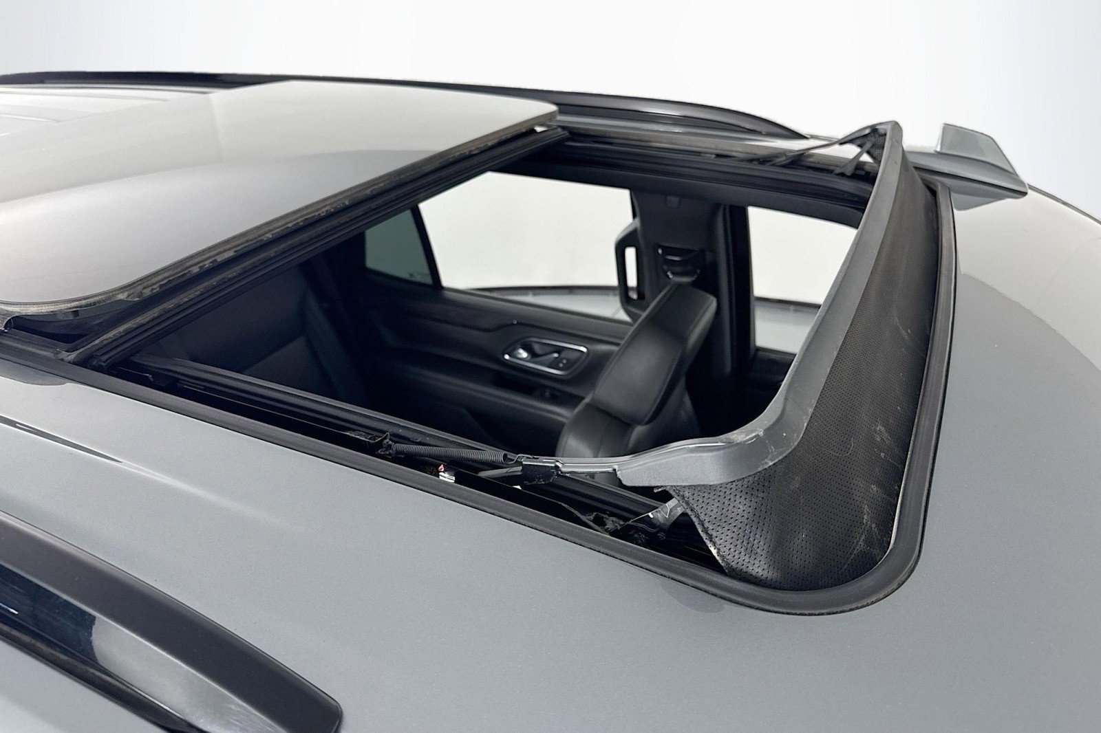 Used 2023 Chevrolet Tahoe Z71 w/ Luxury Package image 22