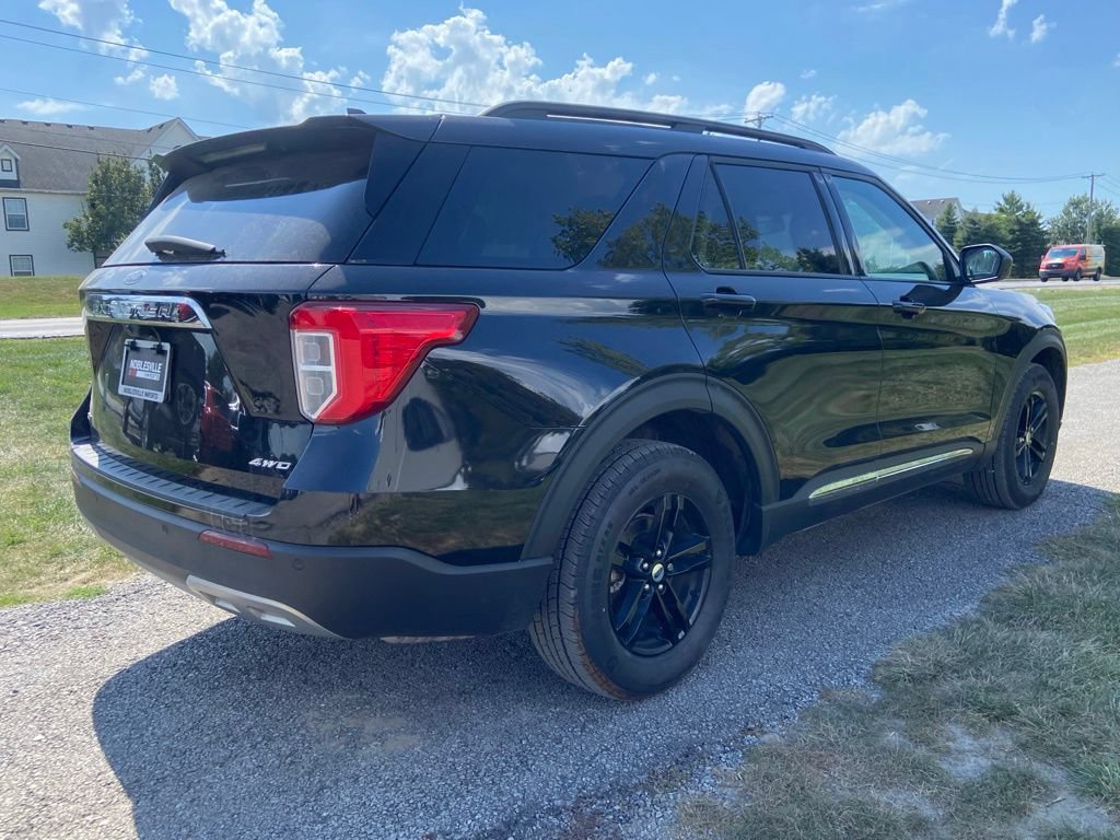 Used 2023 Ford Explorer XLT w/ Equipment Group 202A AWD/4WD image 5