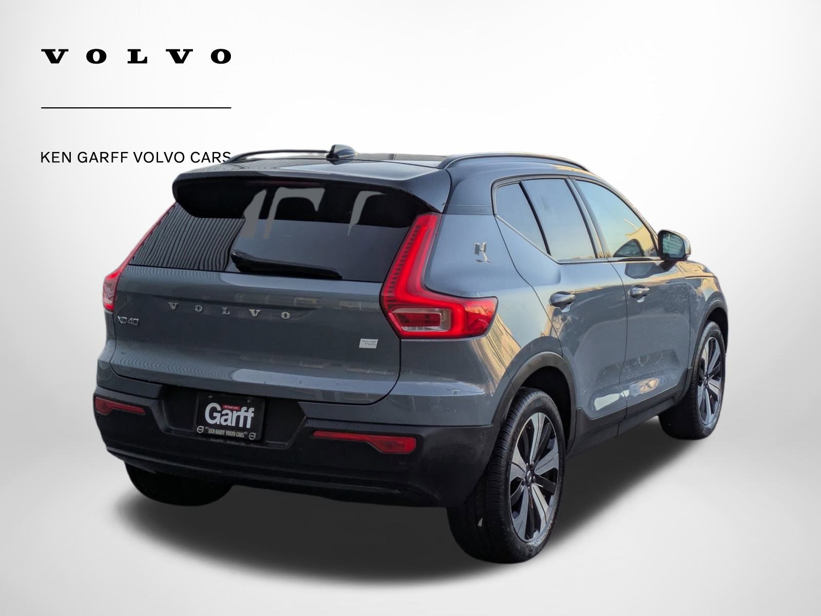Certified 2023 Volvo XC40 Recharge Plus image 3