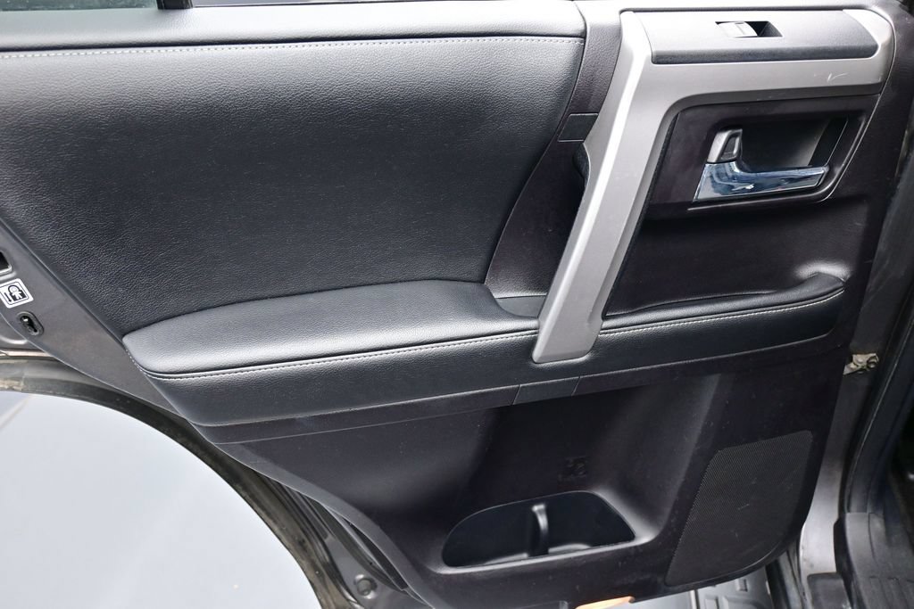 Used 2014 Toyota 4Runner SR5 AWD/4WD image 23