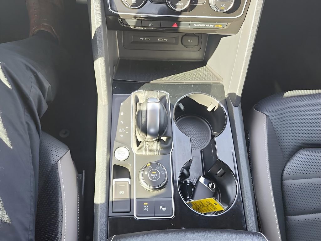 Used 2022 Volkswagen Atlas SEL Premium image 19