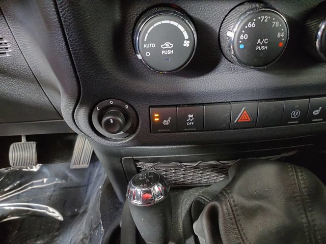 Used 2017 Jeep Wrangler Unlimited Sahara AWD/4WD image 23