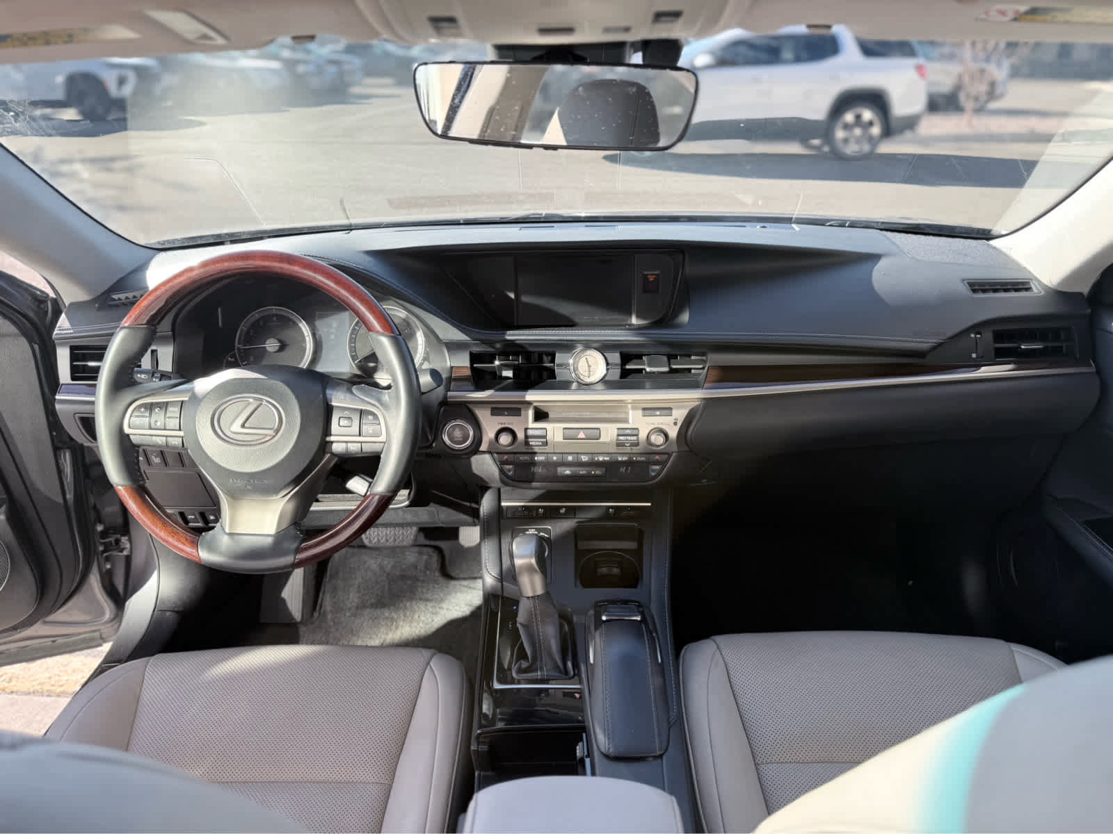 Used 2016 Lexus ES 350 w/ Navigation System Package image 34